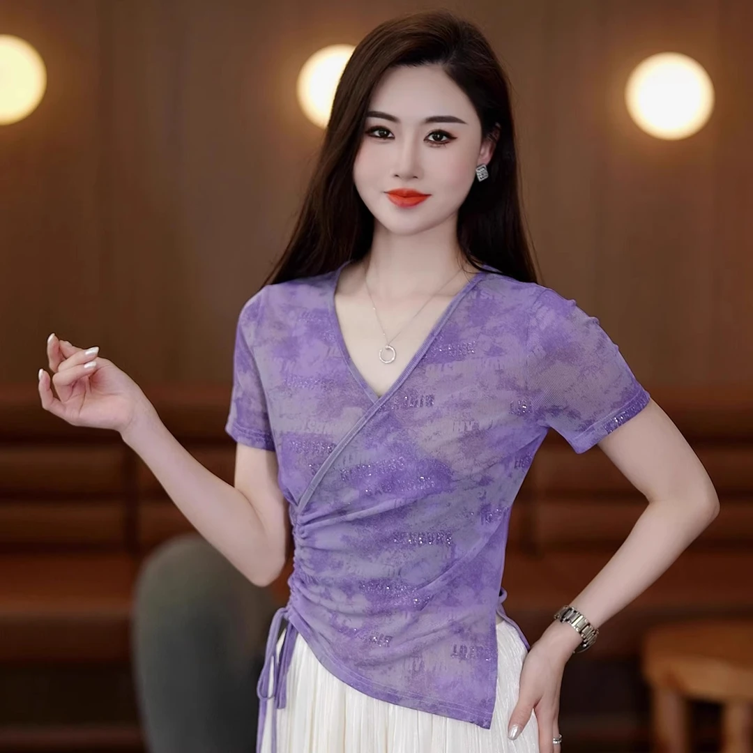 设计感小众抽褶V领短袖T恤女士2025夏季新款洋气显瘦时尚套头上衣