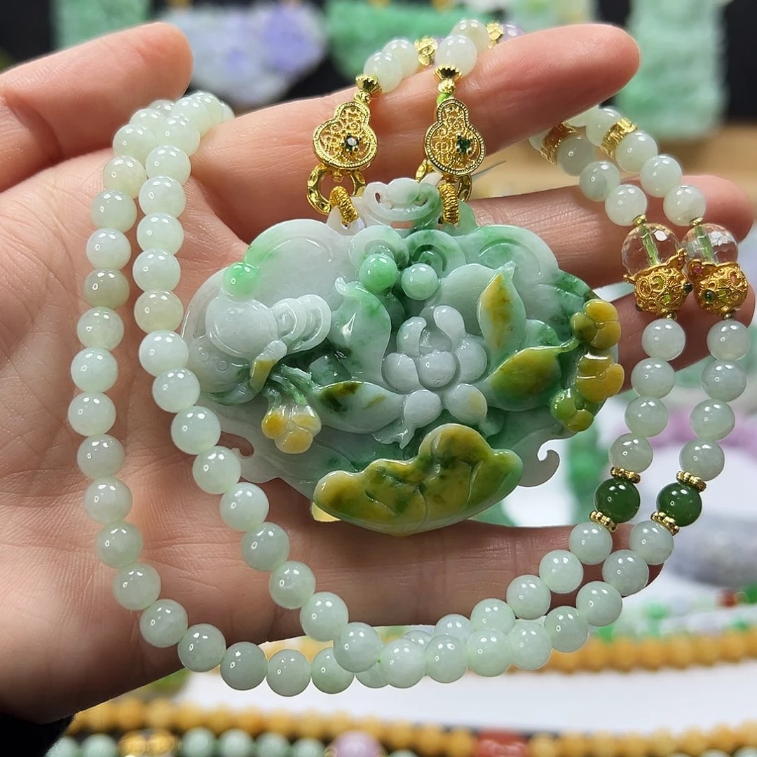 翡翠未镶嵌颈饰吊坠