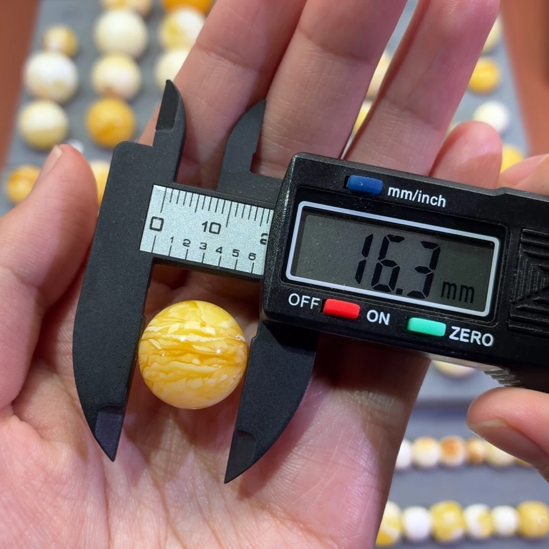 庞***学琥珀未镶嵌裸石圆珠