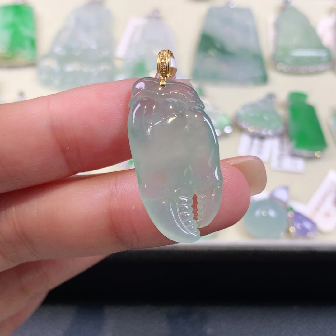 翡翠18K金镶嵌颈饰缅甸天然a货翡翠