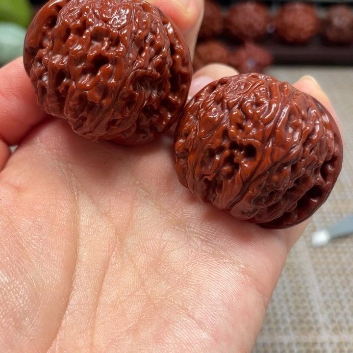 把件桃核白狮子文玩核桃39