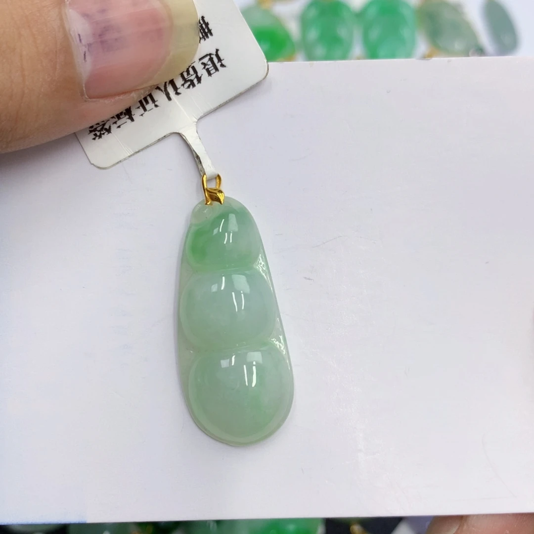 颈饰18K金镶嵌翡翠翡翠