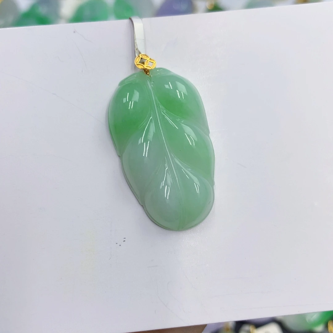 颈饰18K金镶嵌翡翠翡翠