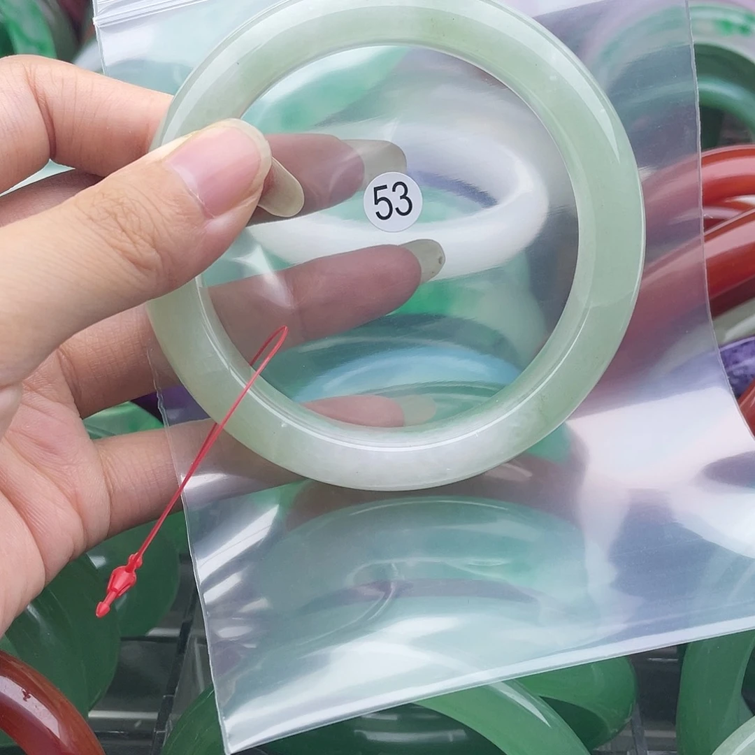 【闪购商品】石英岩玉手镯未镶嵌63