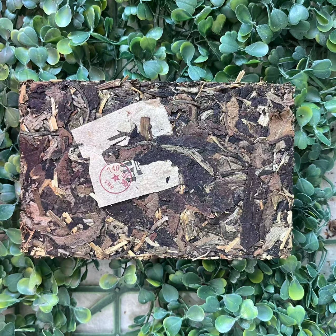 雨腾古茶 T白+ “X专属：1301”G之L骨 F髓 老白茶砖200g/砖 （5月11）