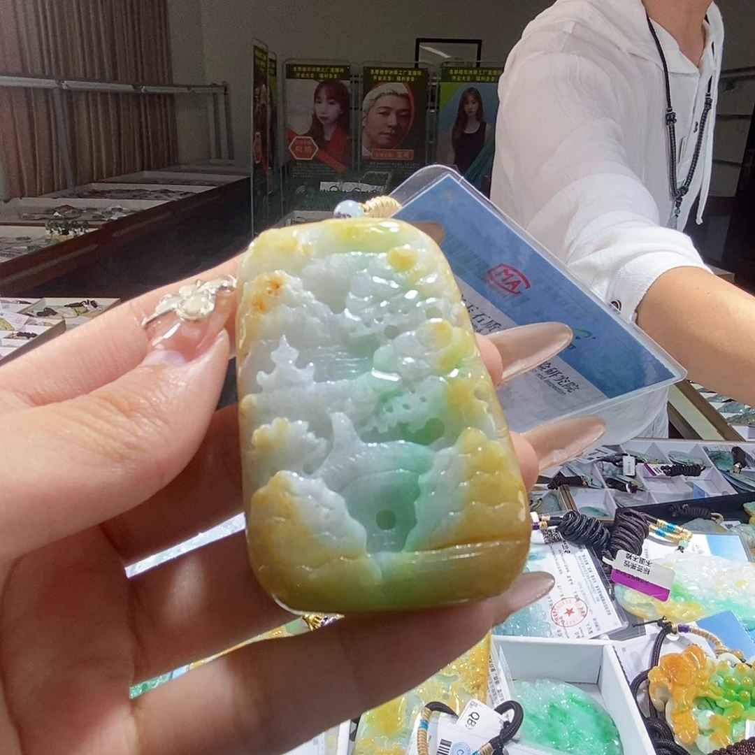 翡翠未镶嵌颈饰翡翠