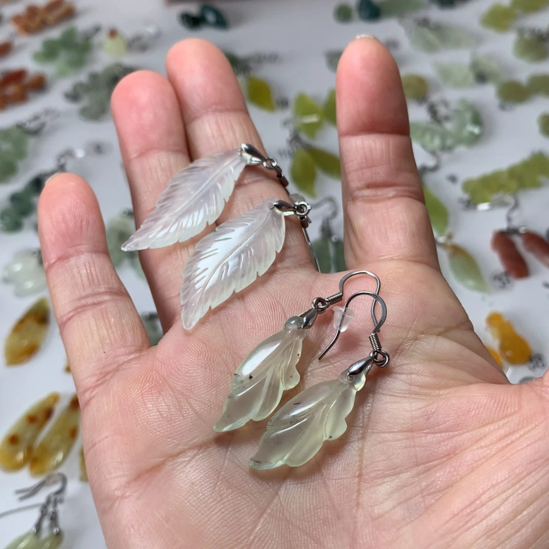 蛇纹石玉耳环未镶嵌✎****