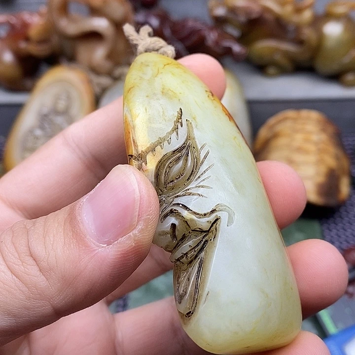 未镶嵌蛇纹石玉颈饰