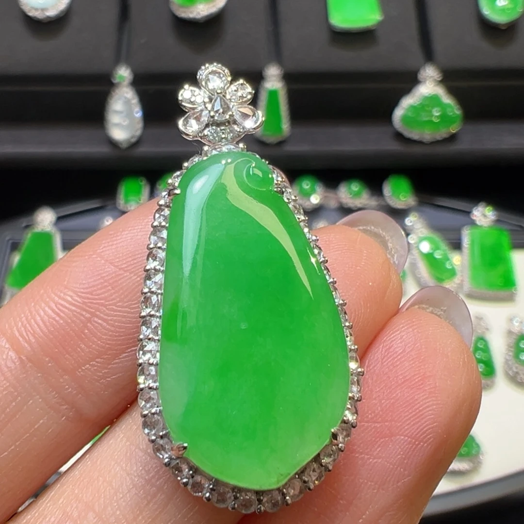 翡翠颈饰18K金镶嵌收到货48小时鉴赏期