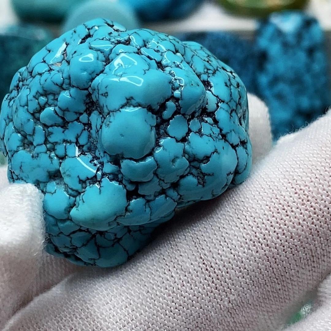 绿松石未镶嵌天然原矿 带武汉地大证书