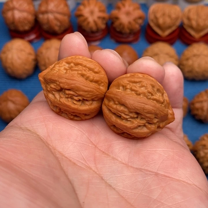 空***雪文玩核桃把件小赤龙