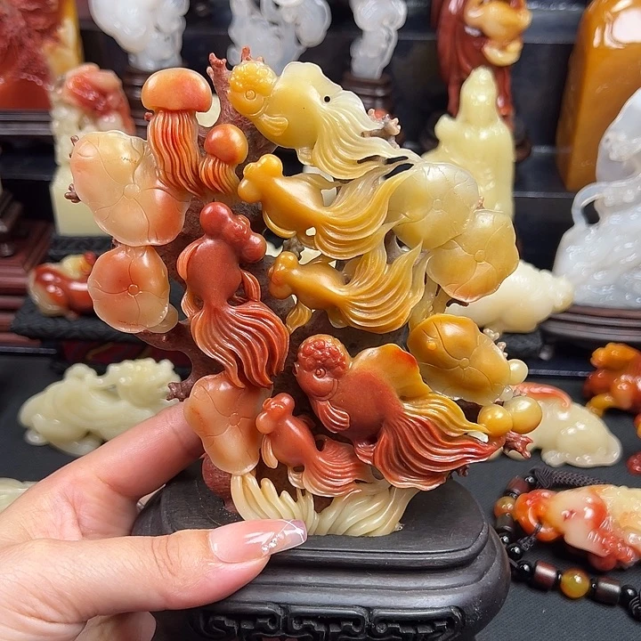 寿山石三彩老性芙蓉石