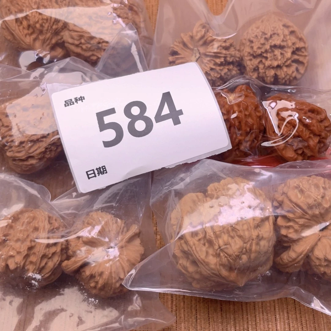 文玩核桃把件584号6对带练手龙鼎