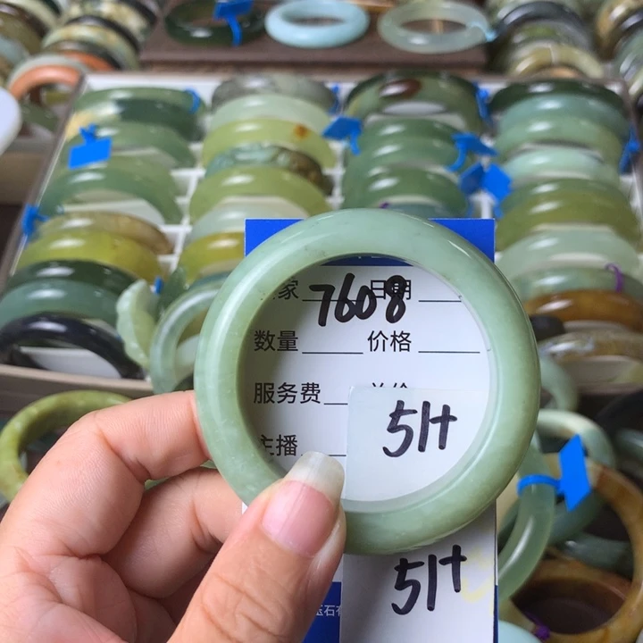 未镶嵌蛇纹石玉手镯7608