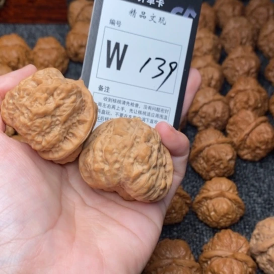 吊坠桃核L****.我是第一百42