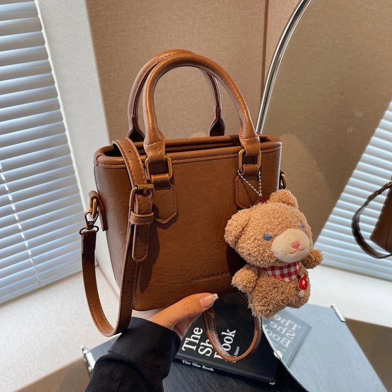 URCAN REUIUQ时尚百搭小方包2025新款单肩斜挎水桶包网红菜篮子高