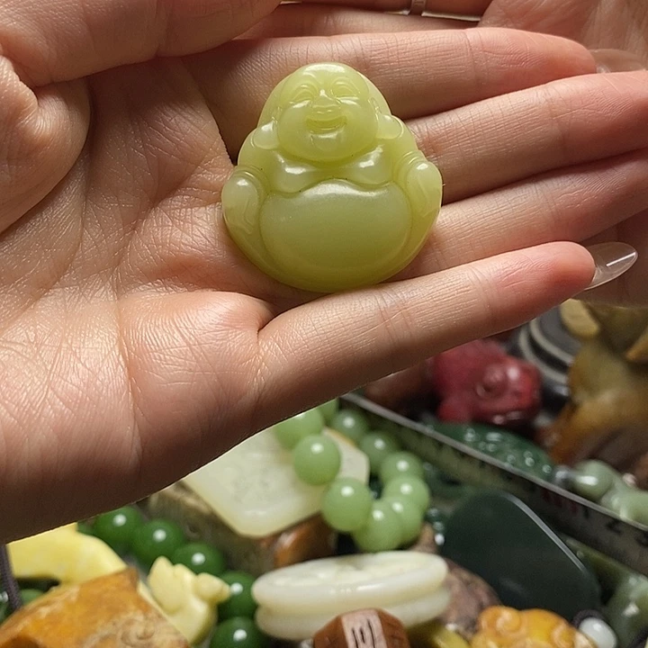 和田玉未镶嵌车挂