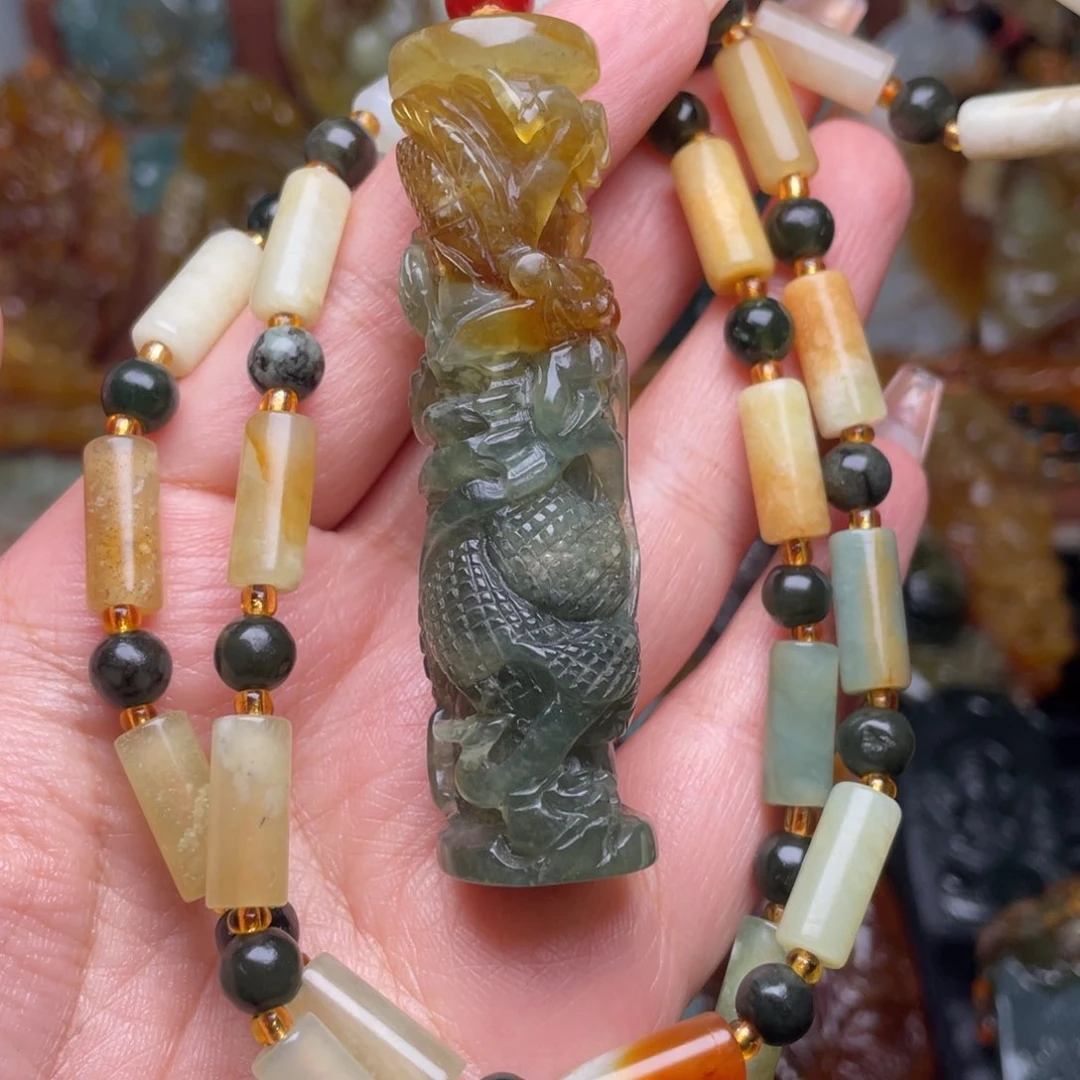 蛇纹石玉未镶嵌颈饰