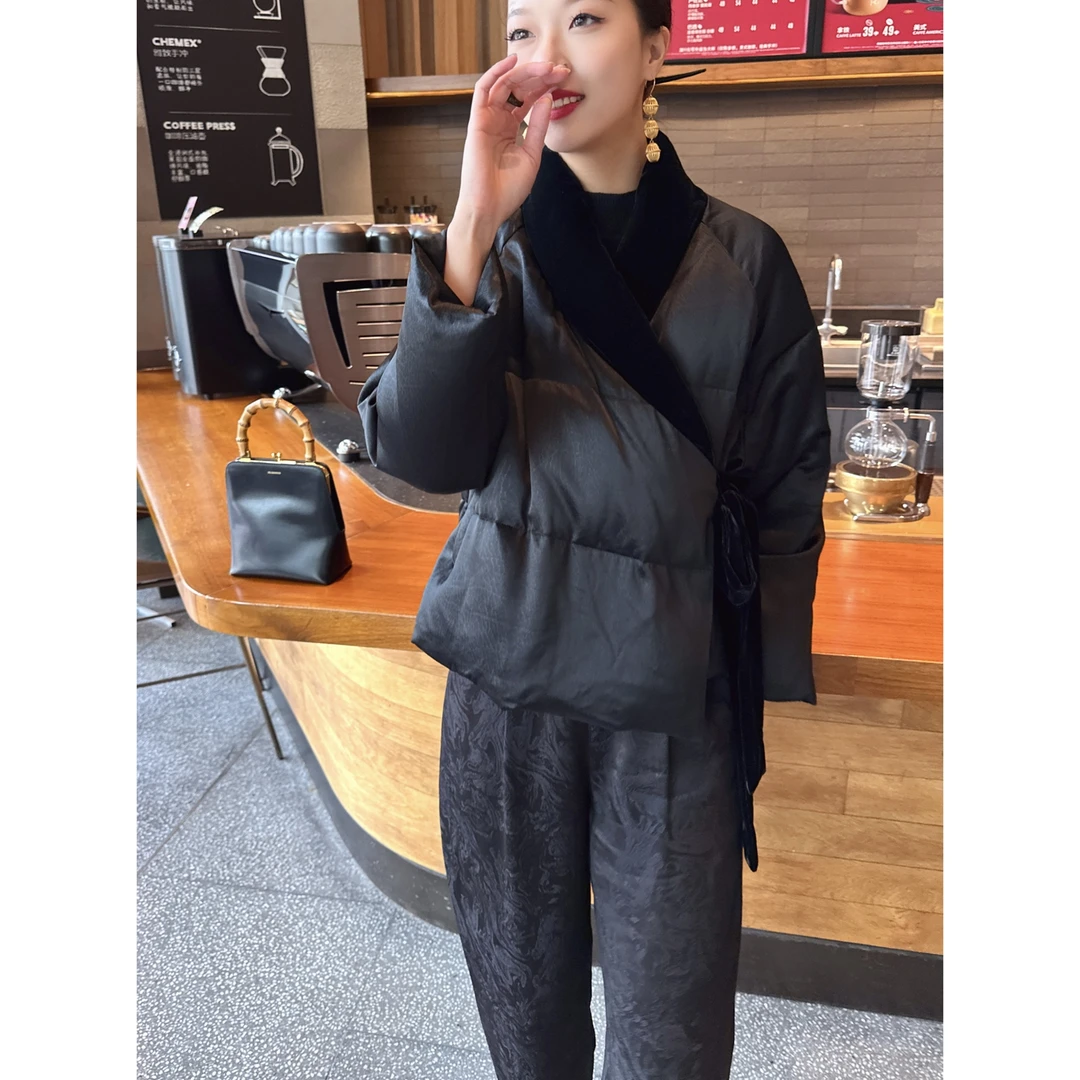 【老罗家】原创短款羽绒服女高定皮质醋酸拼丝绒新中式宽松气质外套