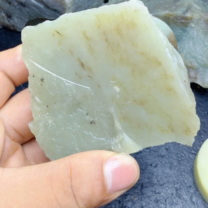 和田玉（糖玉）未镶嵌珠宝奇石