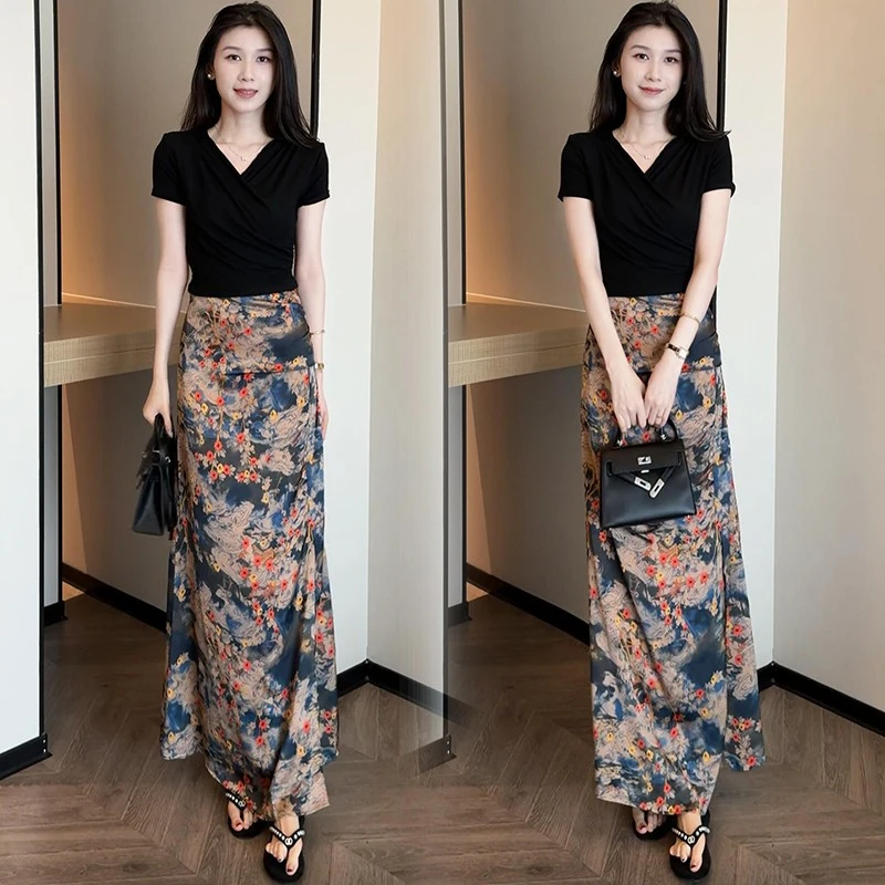 时尚套装裙女2025夏季新款V领短袖上衣印花开叉半身裙显瘦两件套