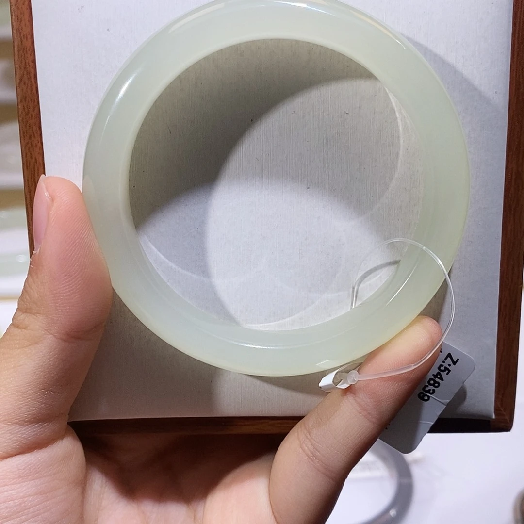 未镶嵌手镯和田玉浅冰晴