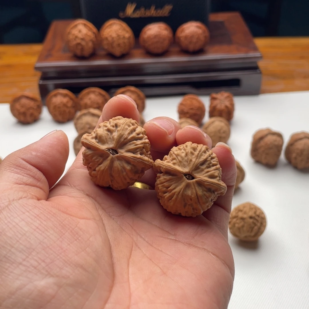 顾***尔核桃文玩核桃福宝34