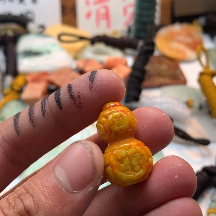 翡翠未镶嵌颈饰保真天然a货翡翠