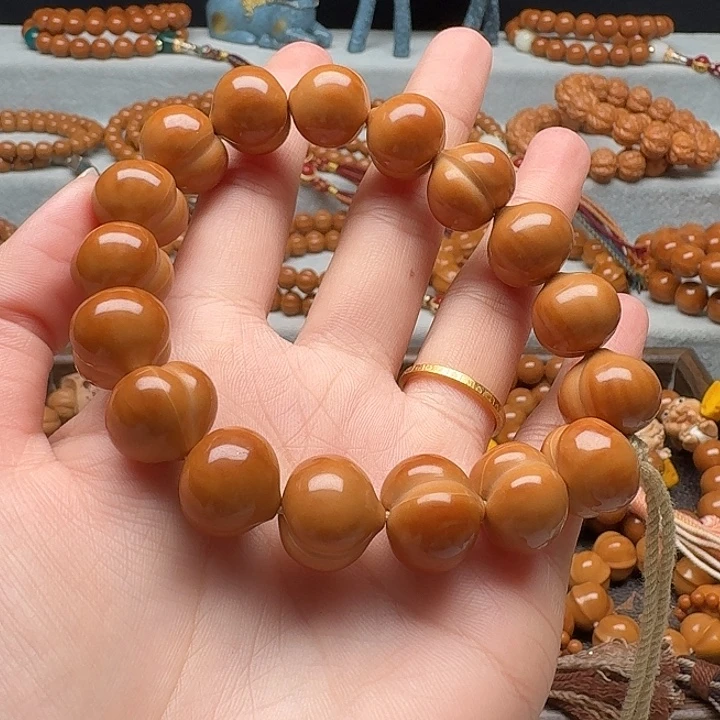 猴头核桃吊坠屁桃