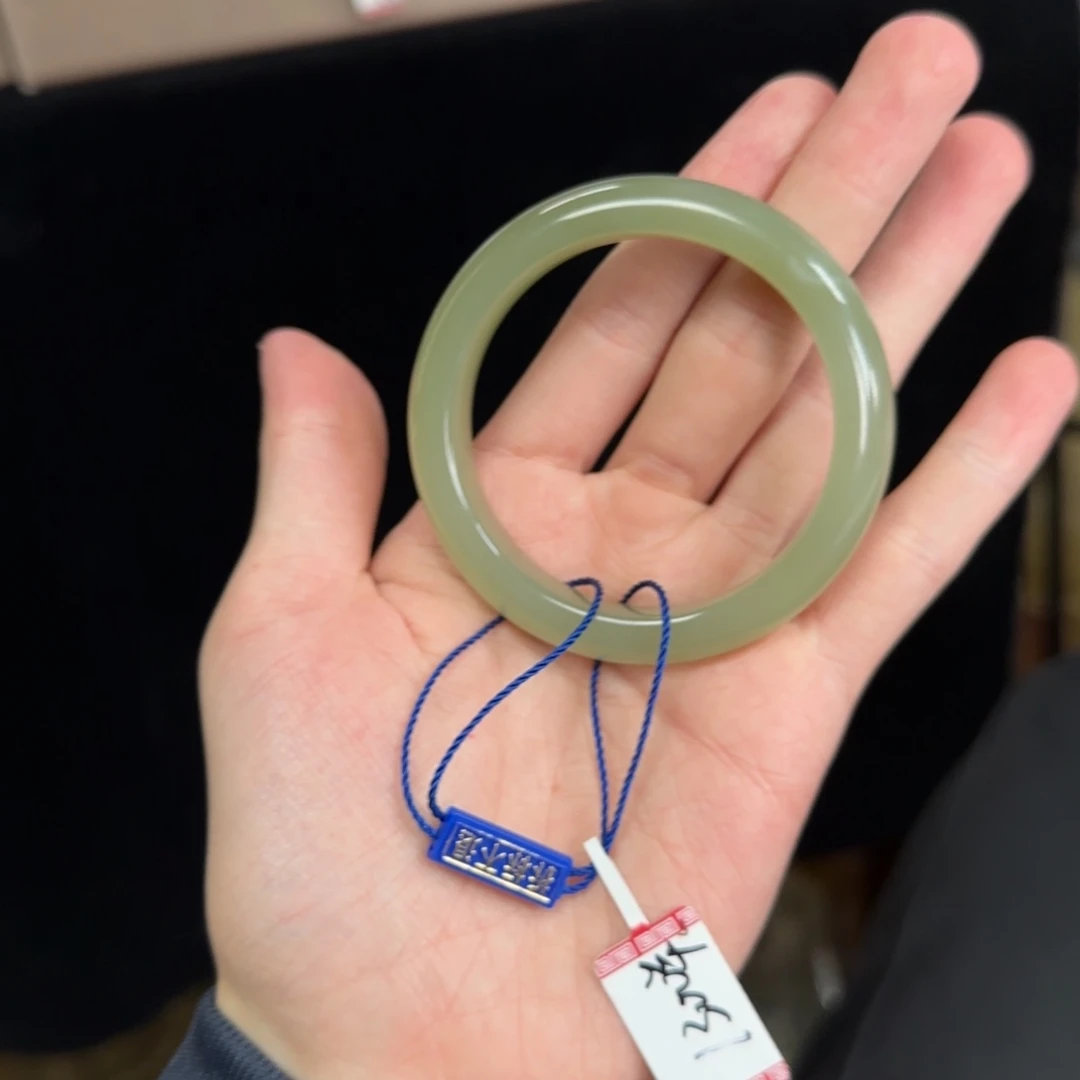 和田玉未镶嵌手镯54