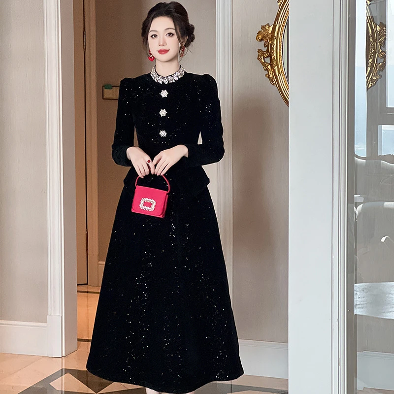 2025春装新款女名媛气质镶钻圆领单排扣收腰显高黑色连衣裙15361