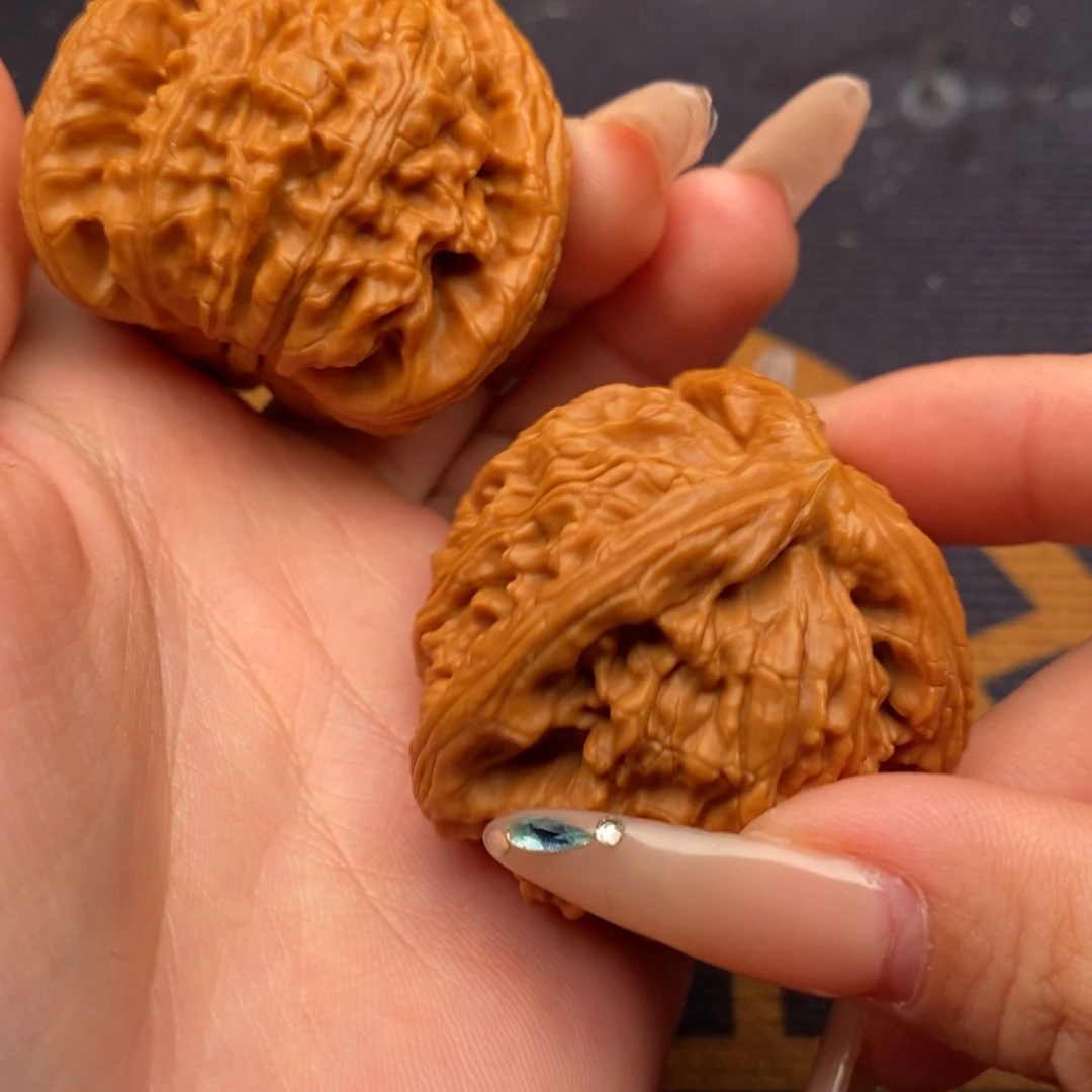 冰***极文玩核桃吊坠白狮子