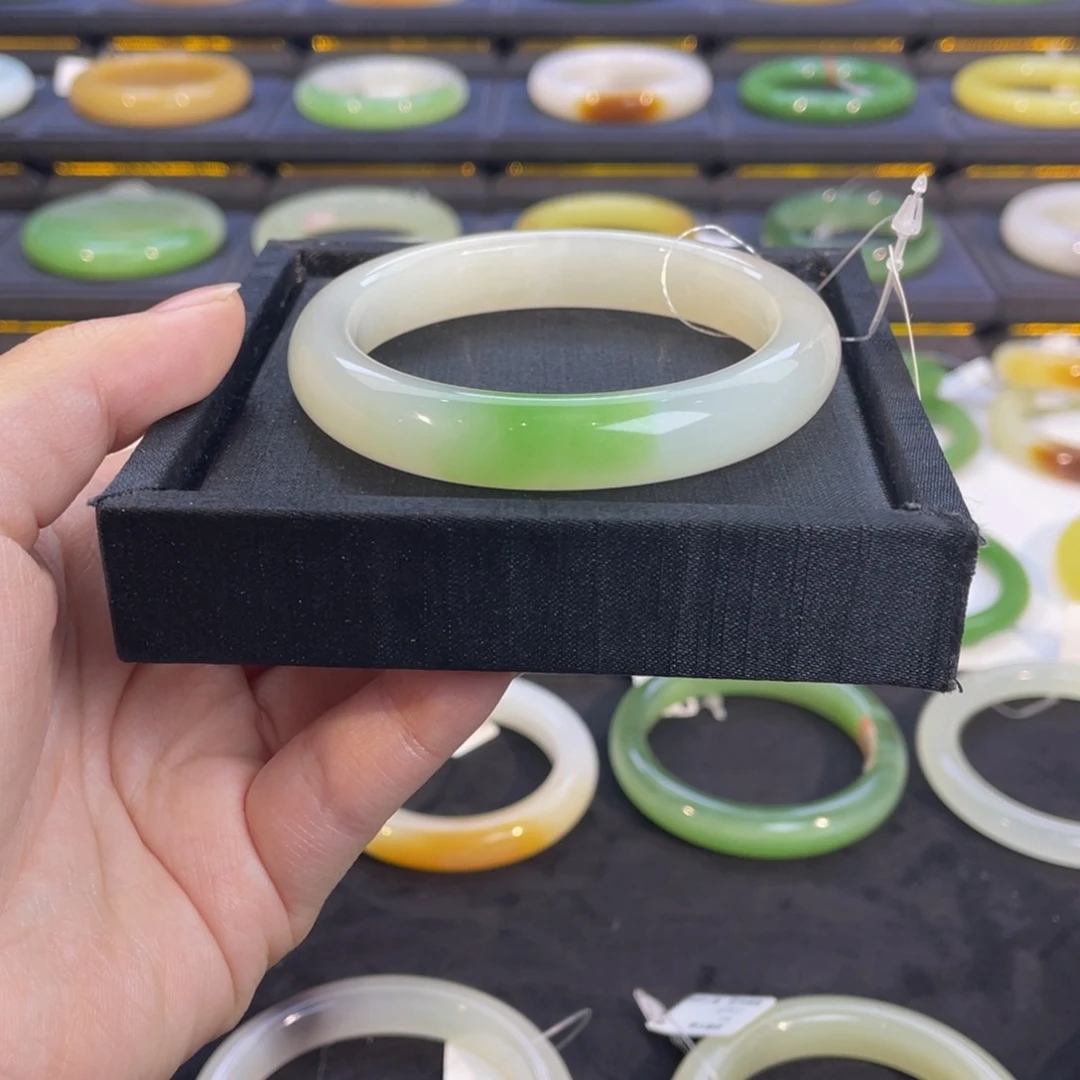 未镶嵌手镯和田玉翠青手镯57