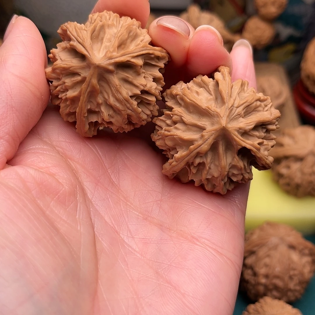 文玩核桃把件岐山三棱