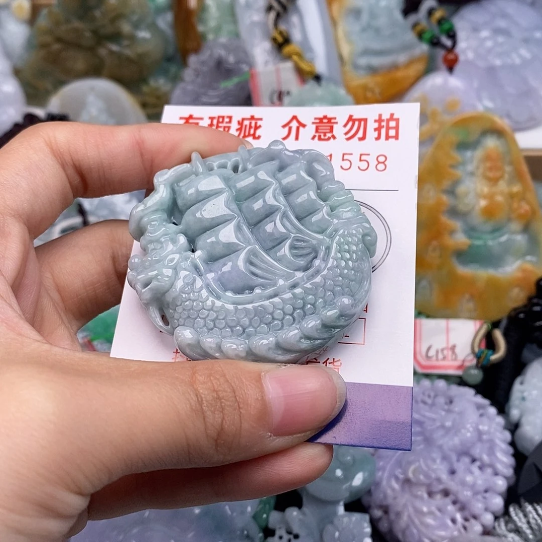 吊坠(不含链)未镶嵌翡翠