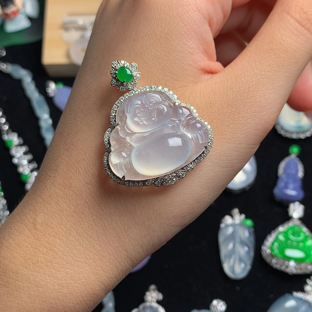 18K金镶嵌挂件翡翠