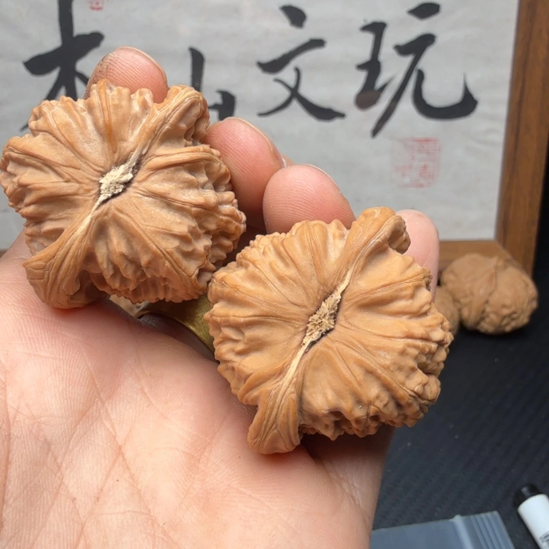 顸***颐吊坠文玩核桃42三角白