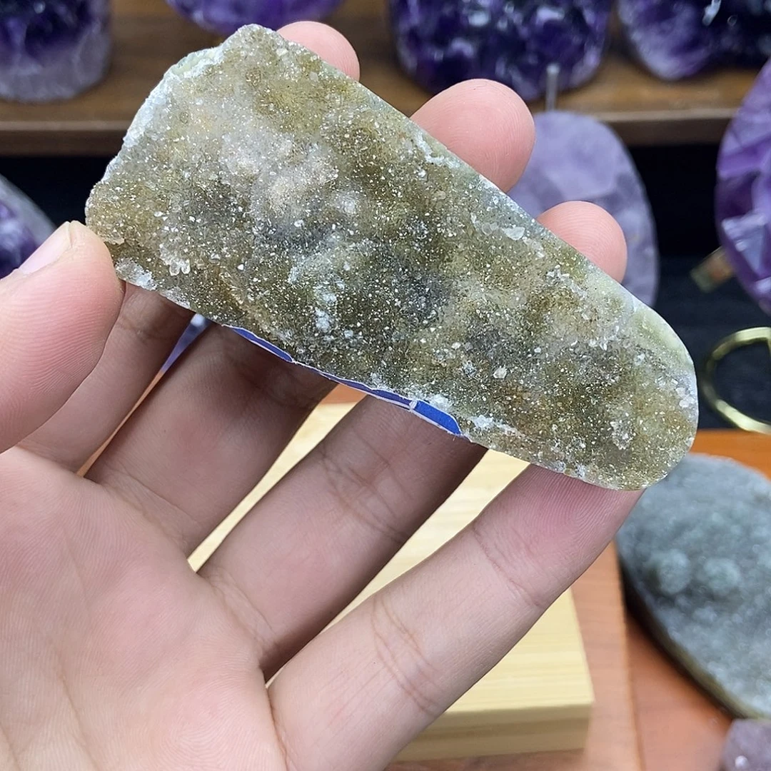 紫晶未镶嵌大型摆件（非配饰）