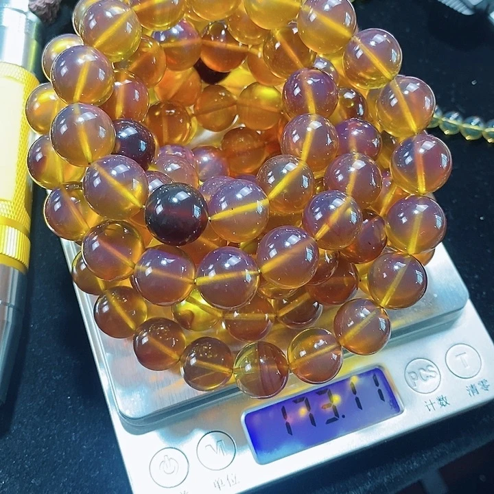 琥珀颈饰未镶嵌一