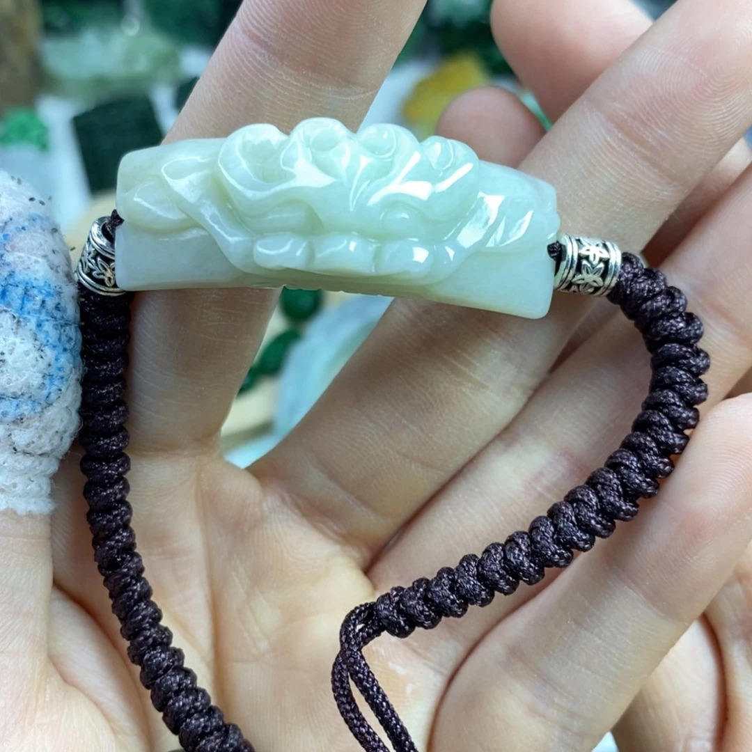 翡翠颈饰未镶嵌吊坠