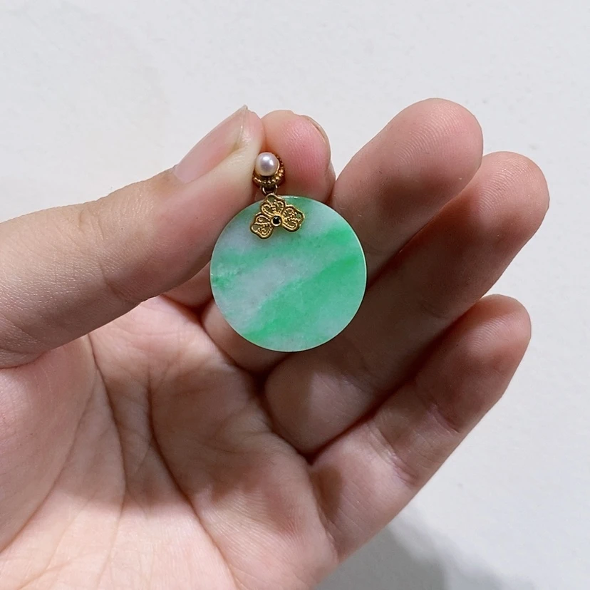 【闪购商品】颈饰18K金镶嵌翡翠