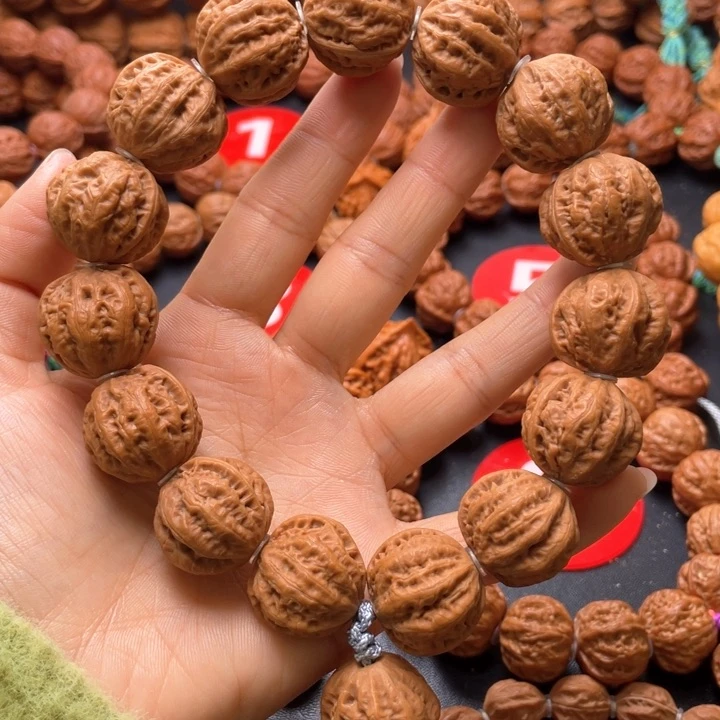 文玩核桃吊坠龙爪纹白茬