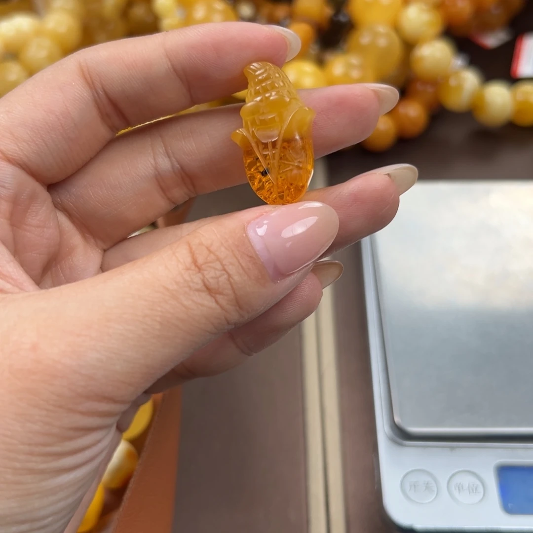 琥珀未镶嵌珠宝奇石