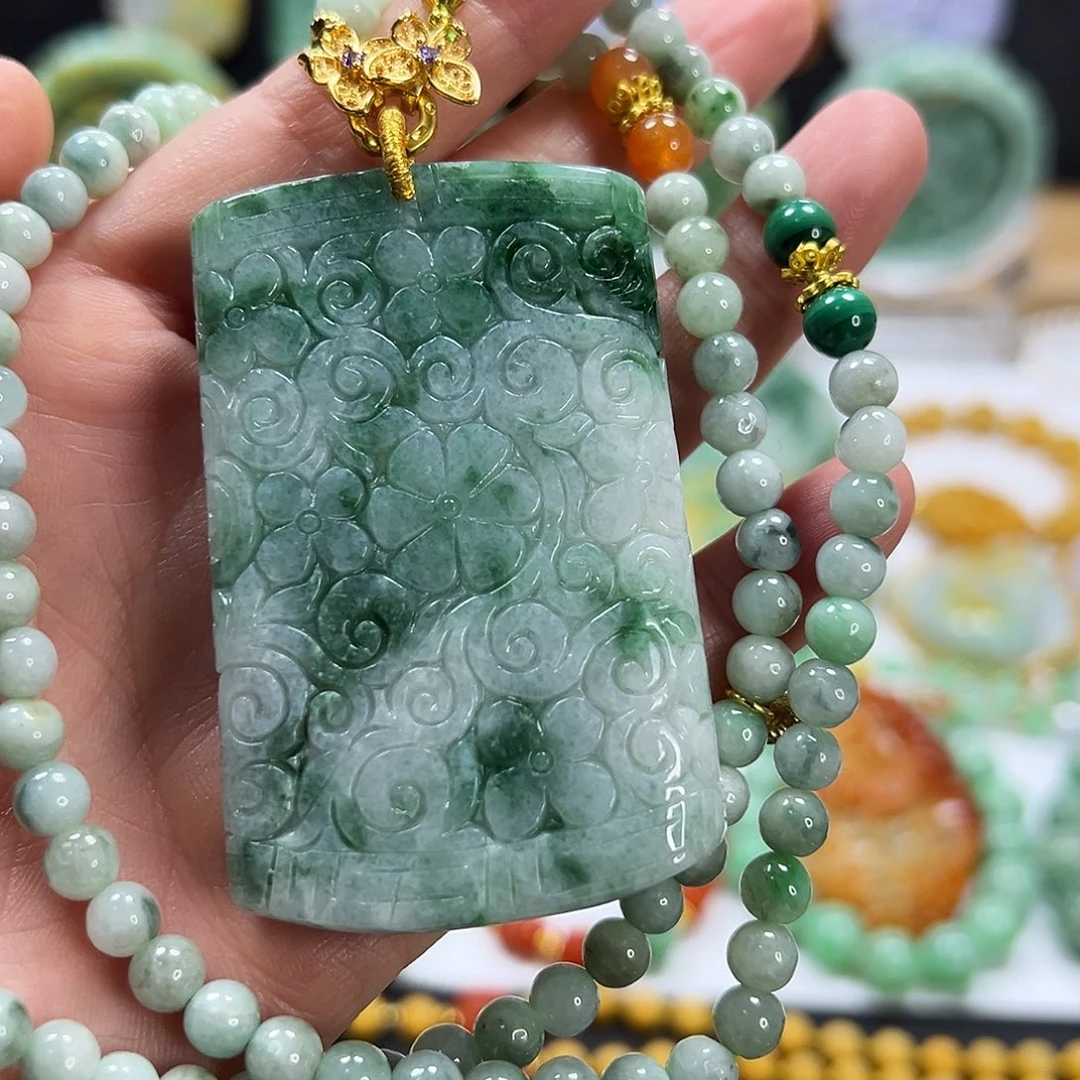 翡翠未镶嵌颈饰吊坠