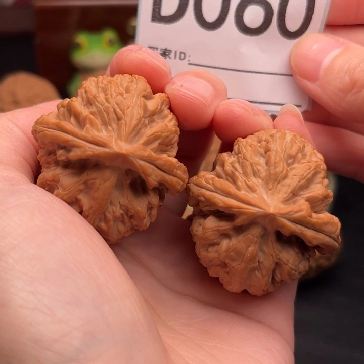 吊坠文玩核桃060红锦鲤