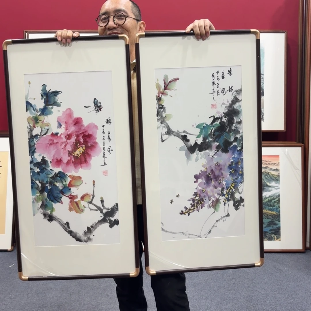 国画带框绘画作品