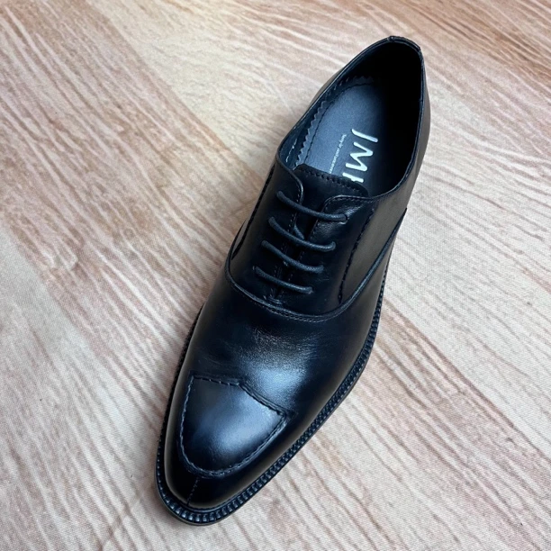 牛皮拉绳黑色皮鞋