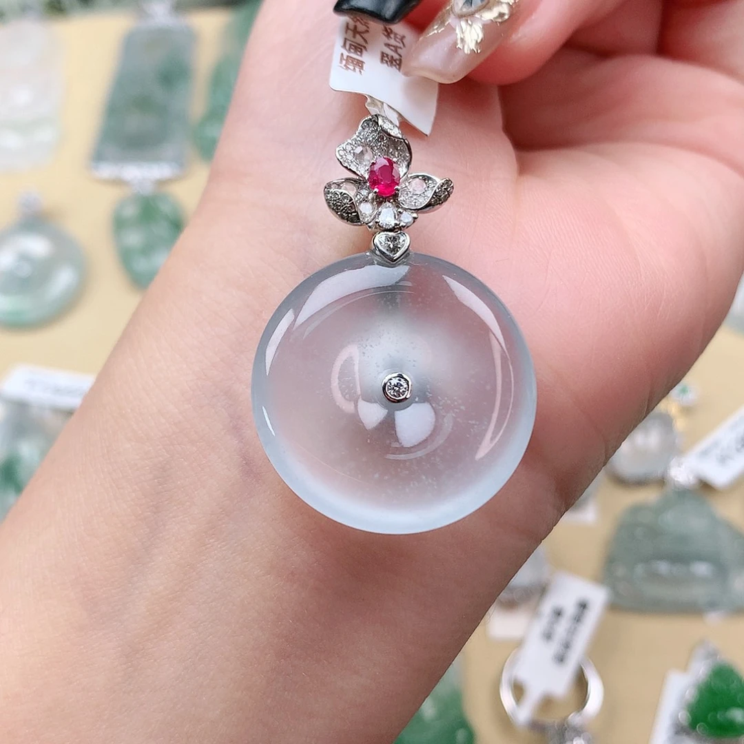 翡翠颈饰18K金镶嵌平安扣