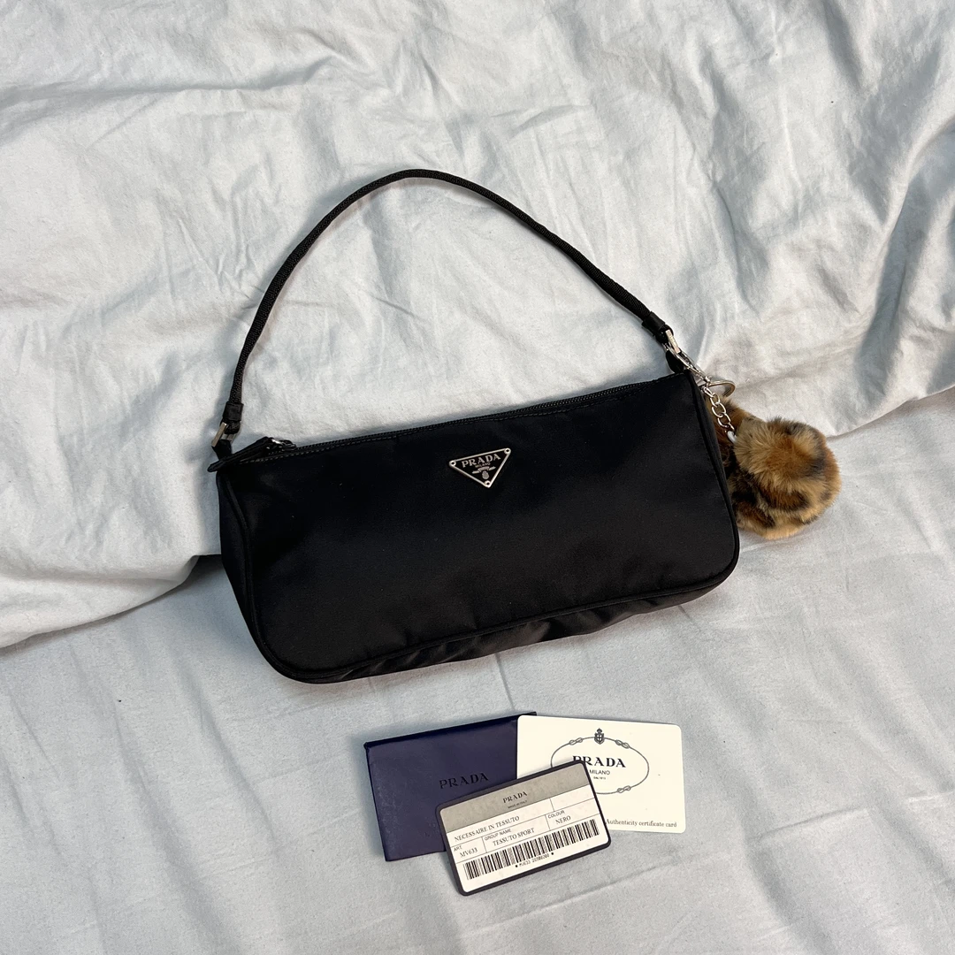 95新 Prada/普拉达 手提横版hobo黑色尼龙布面法棍腋下迷你麻将包
