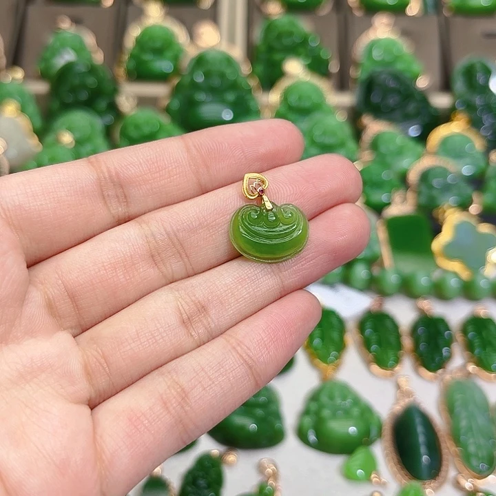 和田玉（碧玉）颈饰18K金镶嵌